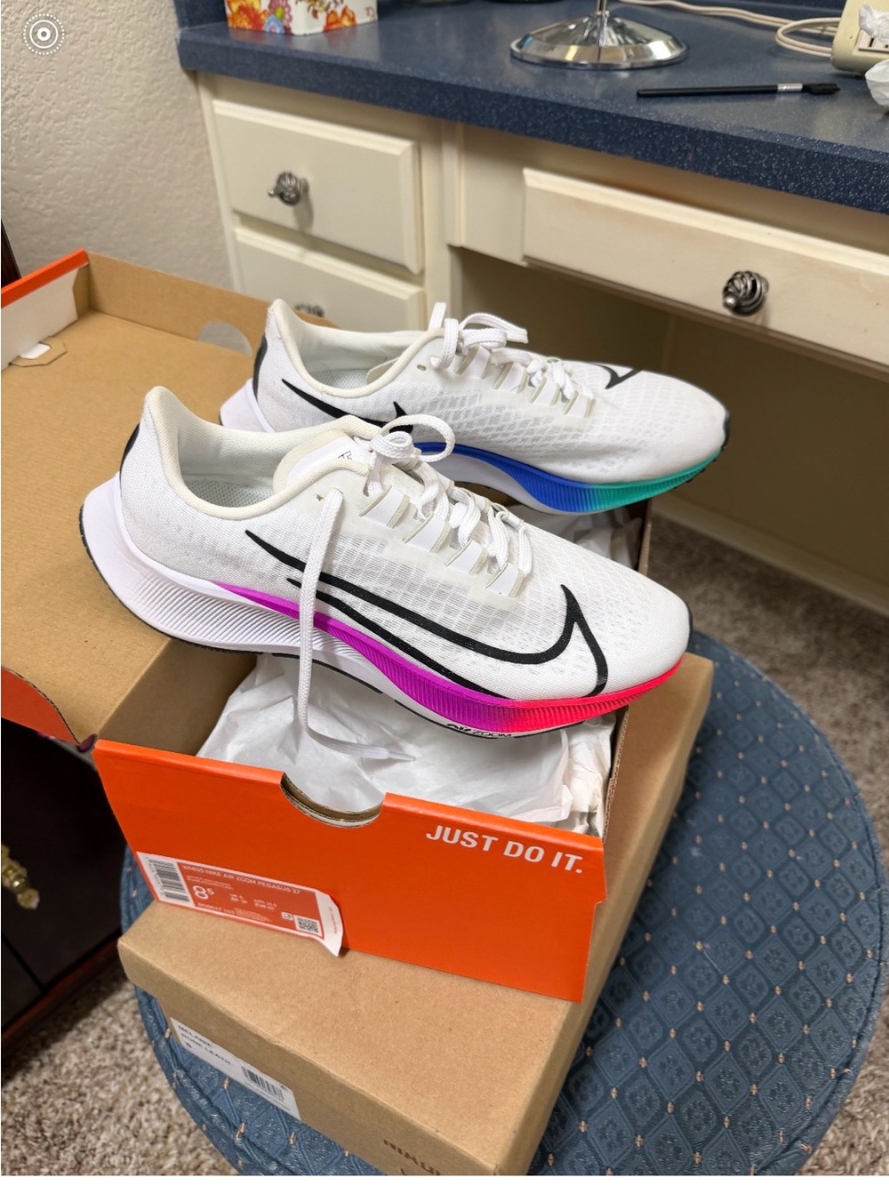 Nike Women’s White Air Zoom Pegasus 37 Running Shoes size 8.5 like new with box